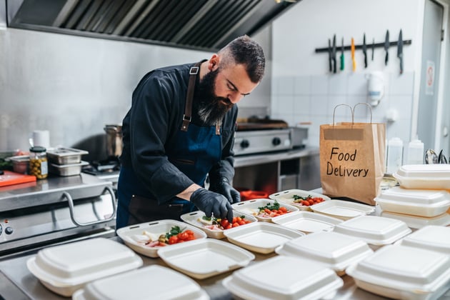 Frais de livraison au restaurant : ce qu’ils couvrent et comment les expliquer à vos clients
